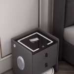 كمودينه | طاولة جانبية للسرير بنظام ليد وشاحن لاسلكي وسماعات 40x40x50 سم - رمادي